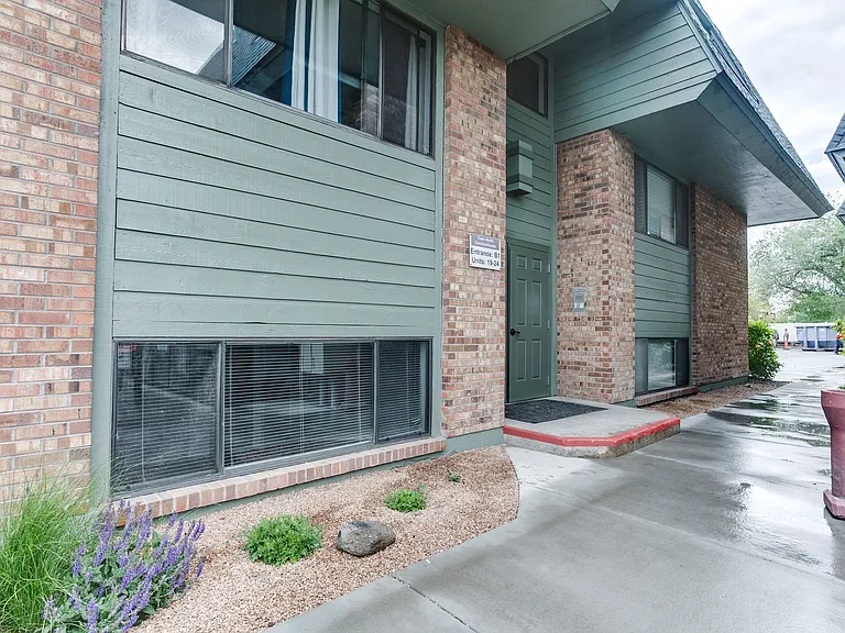 1140 Walnut Ave #22 — Photo 1