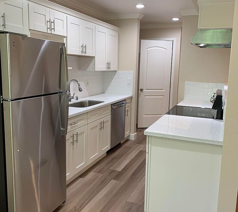 1st image of 3730 Moorpark Ave APT 30