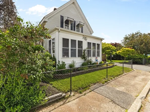 31 Arthur St, Taunton, MA 02780