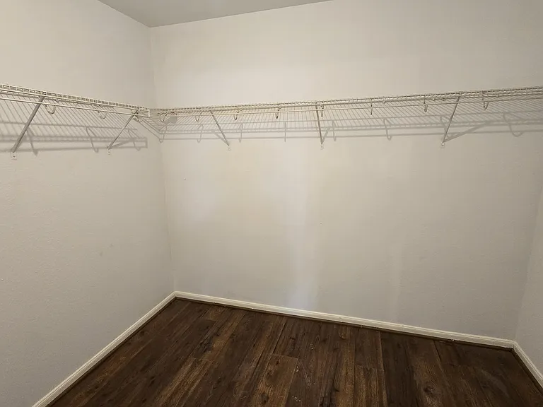 6718 Hawthorne Falls Ln — Photo 15