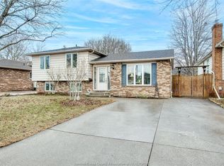 62 Virginia Ave, Amherstburg, ON N9V 3M9