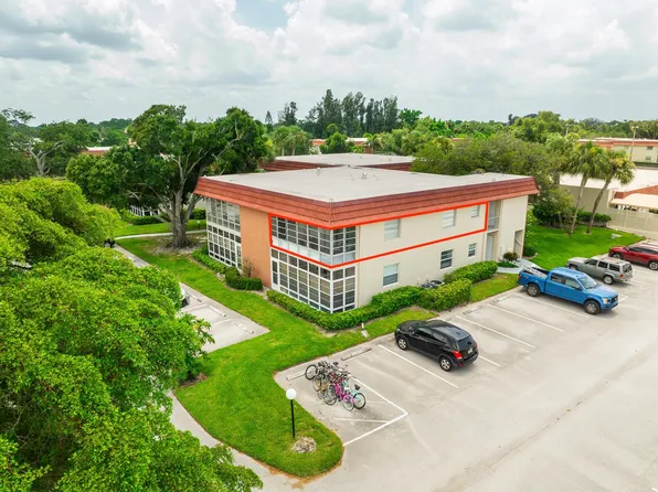 26 Pine Arbor Lane #207, Vero Beach, FL 32962
