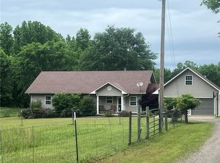 498 Mount Carmel Rd W, London, AR 72847