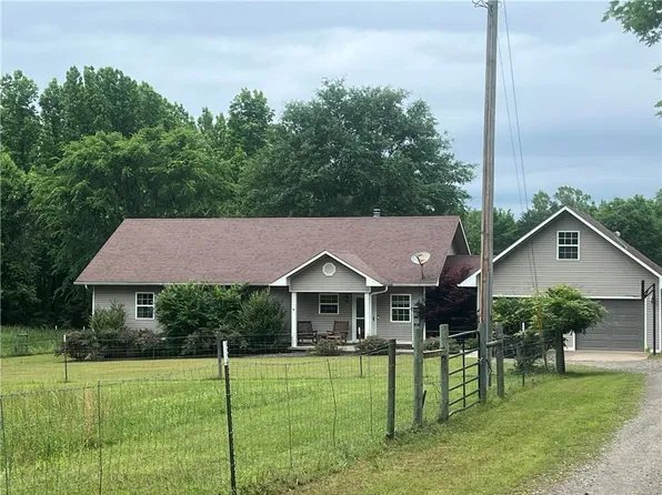 498 Mount Carmel Rd W, London, AR 72847