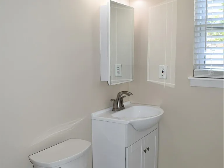 53 White St #B — Photo 9