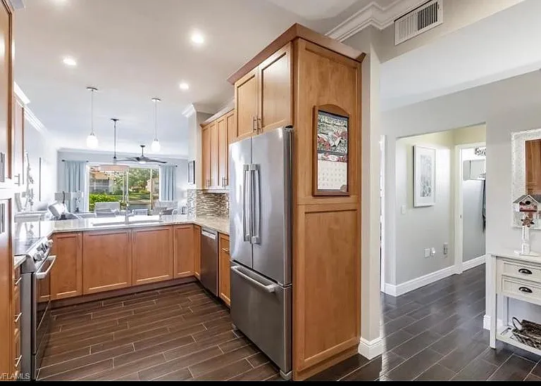430 Robin Hood Cir #102 — Photo 1