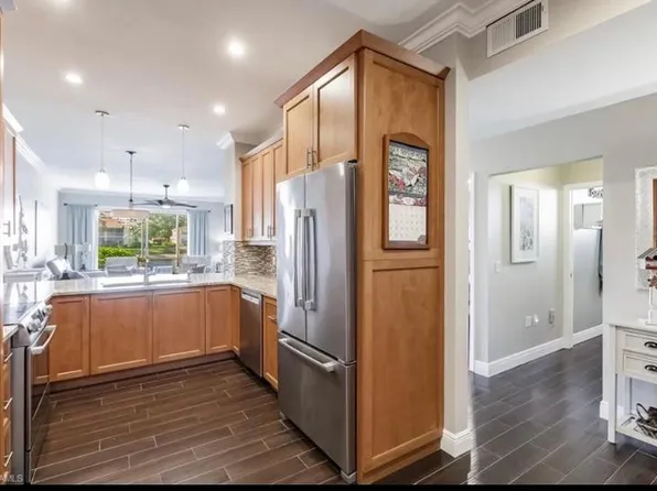 430 Robin Hood Cir Unit 102, Naples, FL 34104