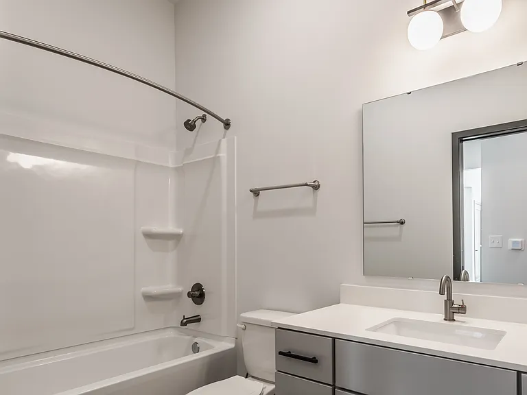 AYR Apartments — Photo 42