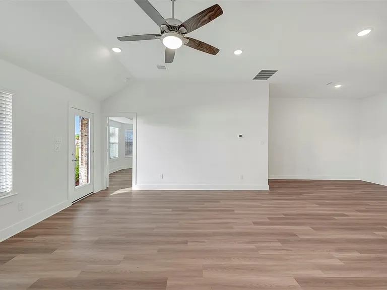 14001 Baikal Manor Dr — Photo 24
