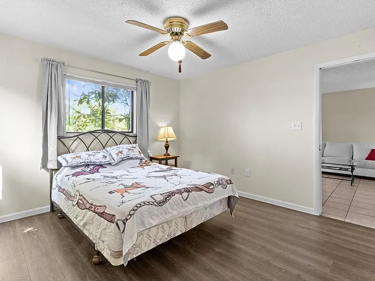 2851 SW 32nd Ave — Photo 9
