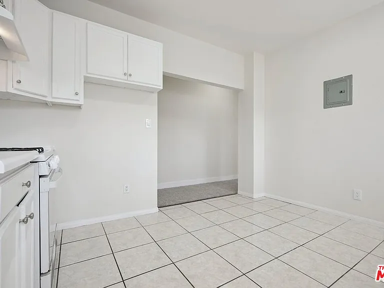 1464 3/4 W 35th Pl — Photo 5