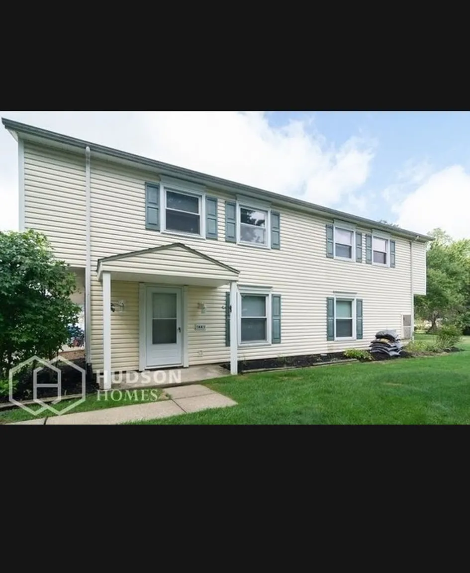 3 bed, $1,600 — Photo 1