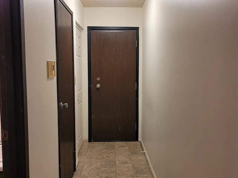 302 Main St — Photo 6