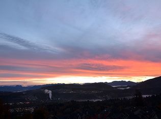 582 Mountain View Ln NW, Issaquah, WA 98027