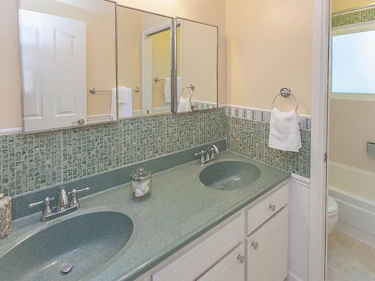 6677 Mount Forest Dr — Photo 17
