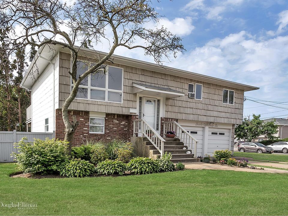 1st image of 2896 Charlotte Dr