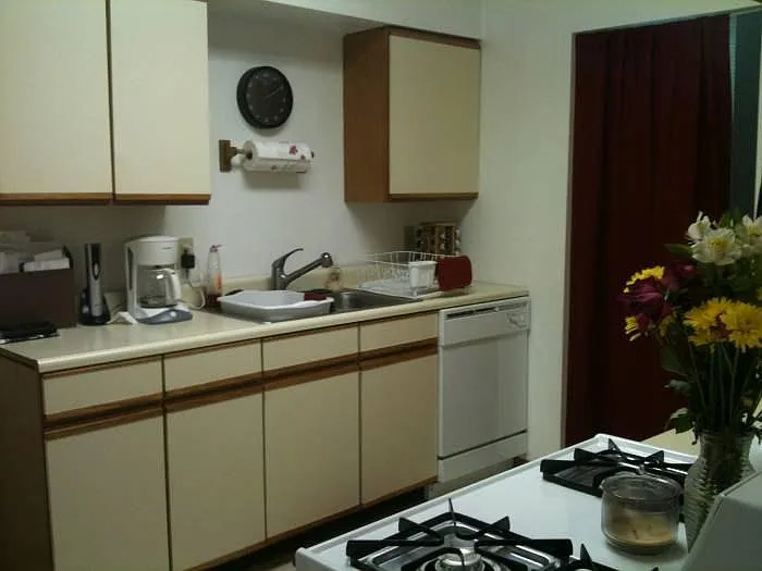 Kitchen - 1709 New Haven Ave #2