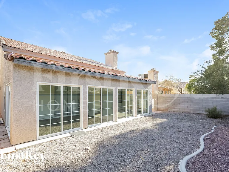 7090 Orange Grove Ln — Photo 17