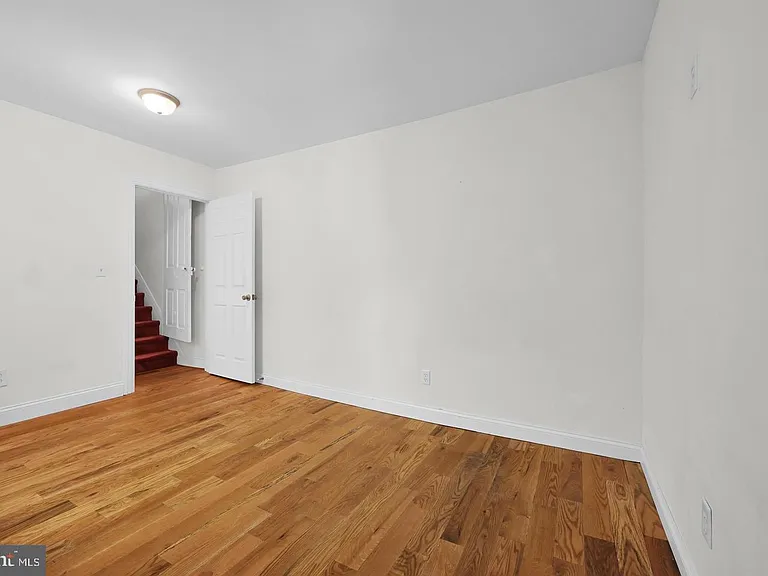129 N Railroad St — Photo 9