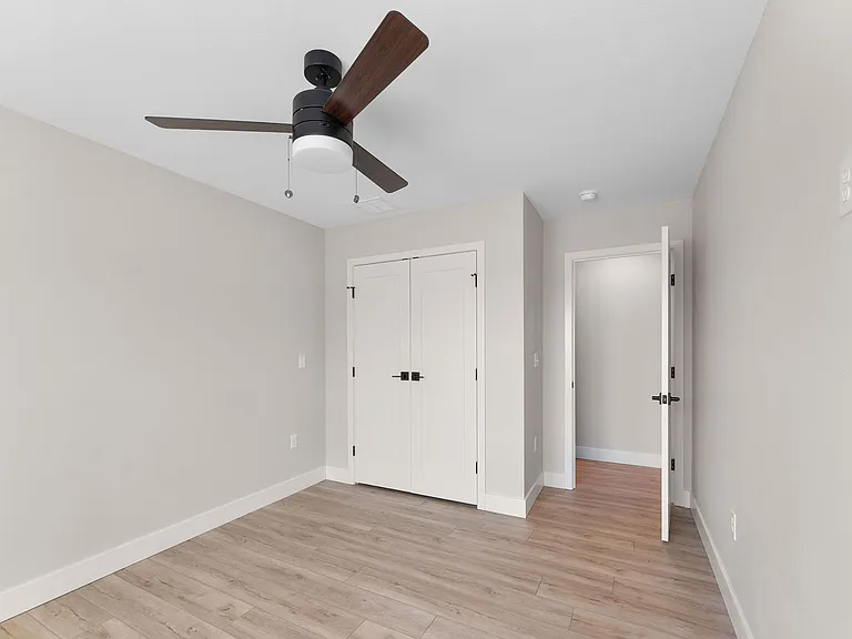 2191 W Parkview Ave — Photo 19