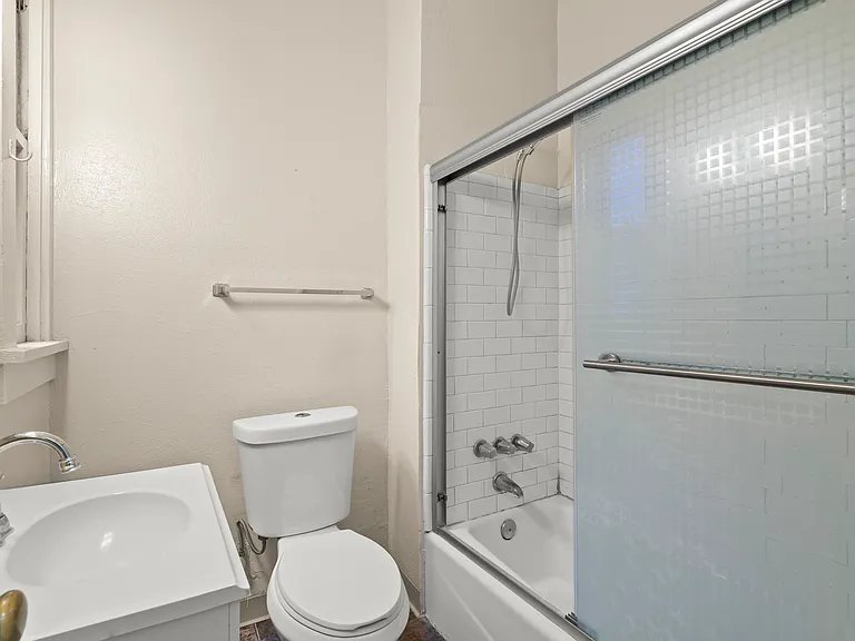 59 S 5th St #8 — Photo 4