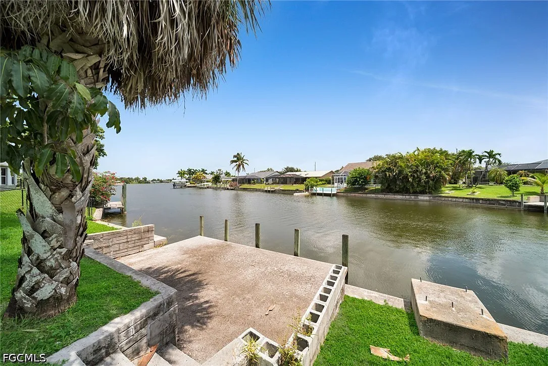 3 bed, 2.0 bath, 1377 sqft, $1,850 — Photo 4