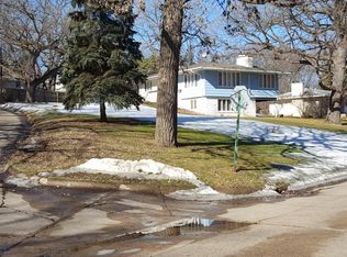 5512 Brook Dr, Edina, MN 55439