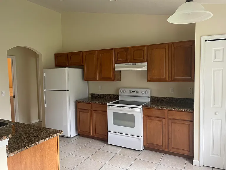 3586 SW Conibear St — Photo 7