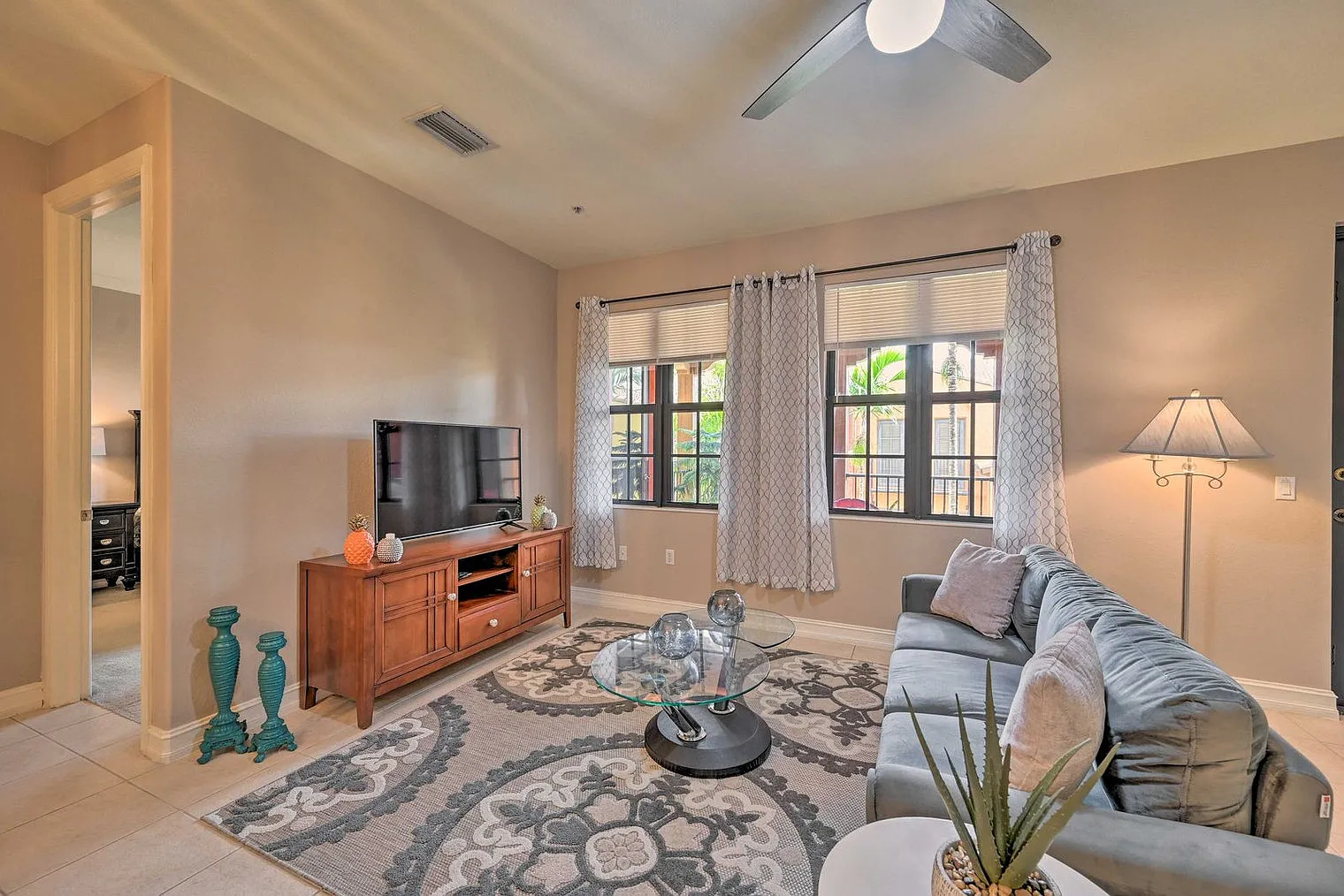 3 bed, 2.0 bath, 1797 sqft, $4,354 — Photo 1