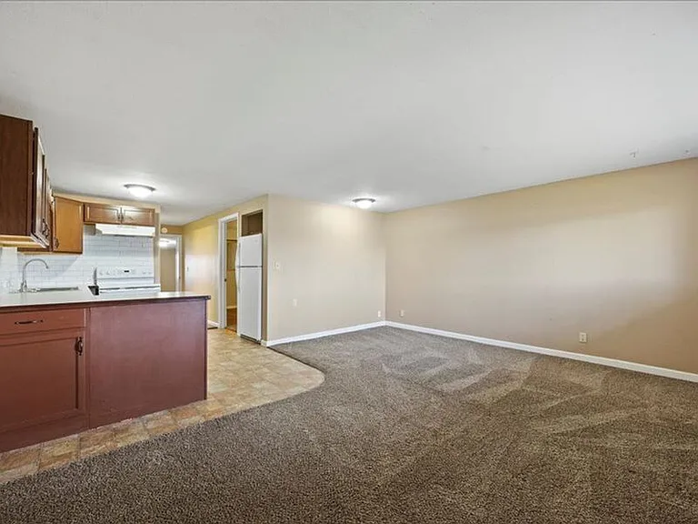 800 N Irving St #3 — Photo 10