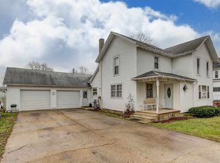 515 4th St, Howe, IN 46746