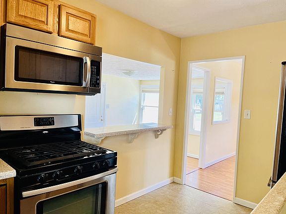 5th image of 323 E Chippewa Ave