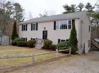 15 Bow St, Halifax, MA 02338