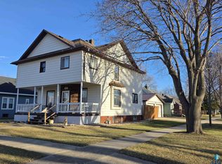 702 4th St SE, Pipestone, MN 56164