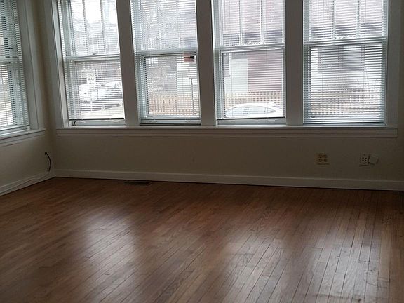 4th image of 3023 W Leland Ave APT 1