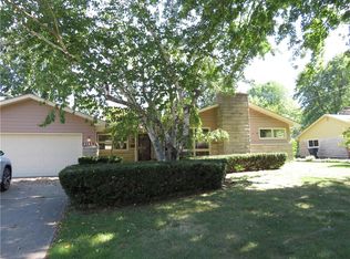 4165 Roselawn Ave, Columbus, IN 47203