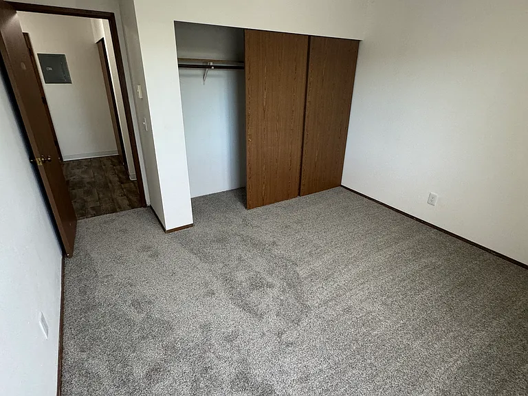 Bryn Mawr Plaza Apartments — Photo 45