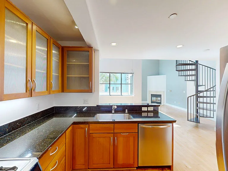 761 Tehama St #7 — Photo 4