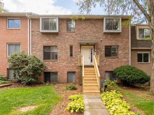 1734 Donlee Dr #114, Blacksburg, VA 24060