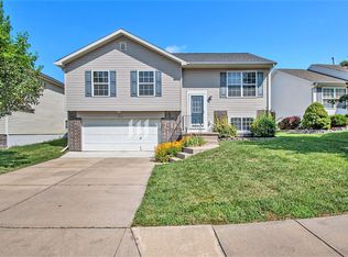17854 Lillian St, Omaha, NE 68136