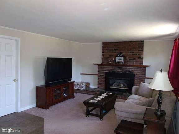 2nd image of 304 Rosewood Dr
