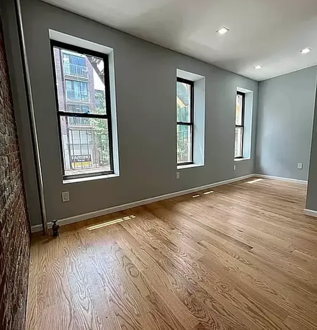 299 Hancock Street — Photo 3