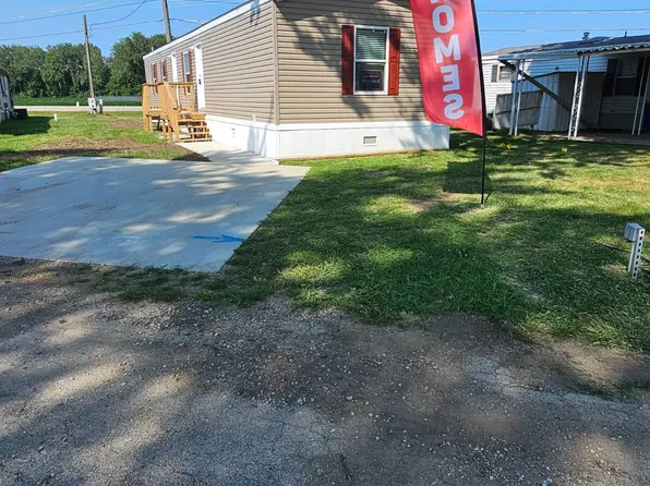115 N Park Estate Ave, Pontiac, IL 61764