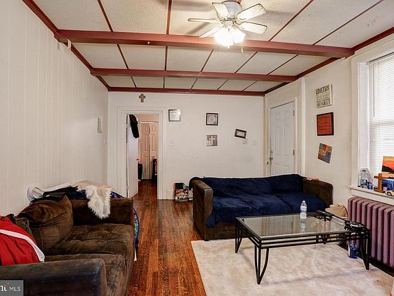 5th image of 2403 Boas St