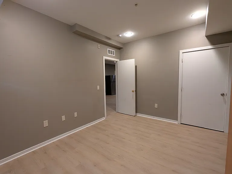 2200 N Sydenham St #1R — Photo 9