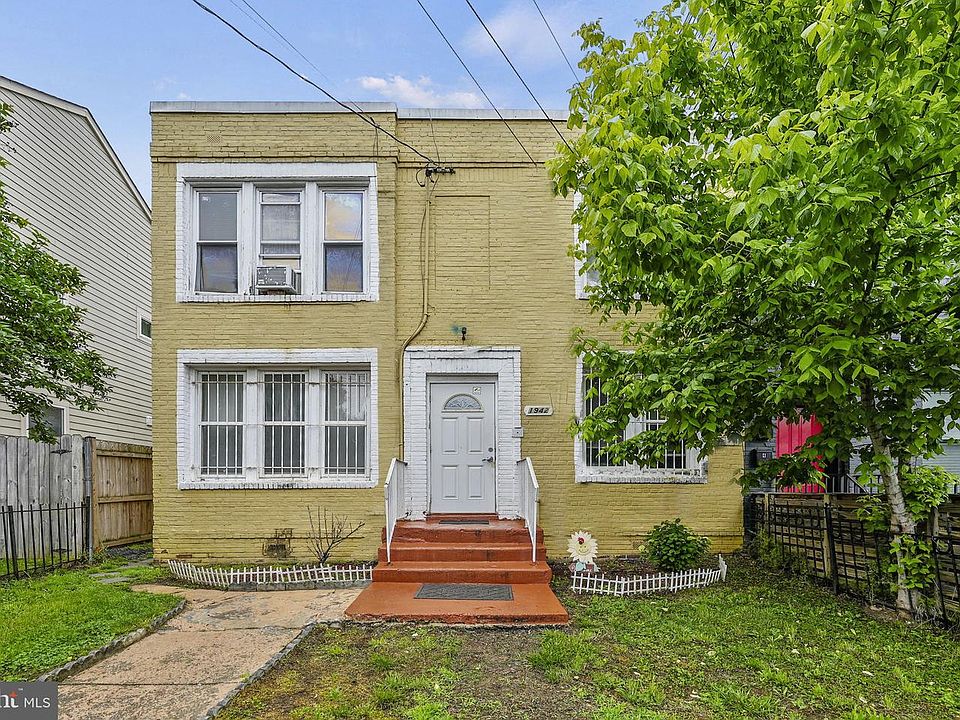 1st image of 1942 Capitol Ave NE