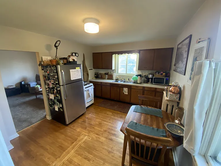 235 W Crescent St — Photo 8