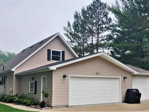 311 Waterway Ct, Houghton Lake, MI 48629