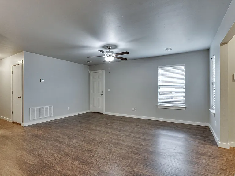 1407 Macalpine St — Photo 13