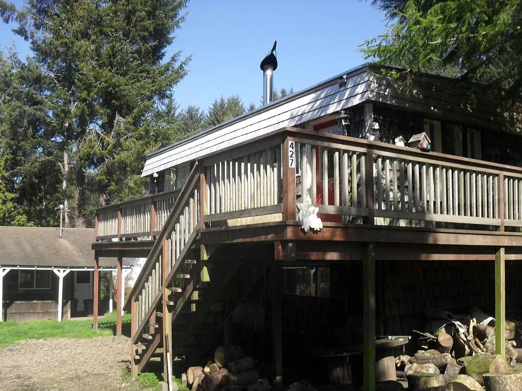 427 NE Starr Creek Dr photo 1